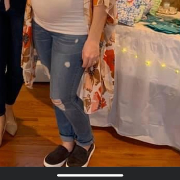 Jessica Simpson Maternity Ripped Jeans Size Med - Picture 3 of 3